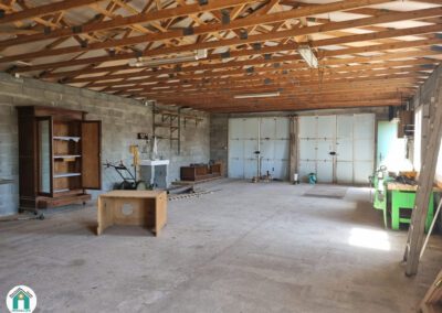 Belle maison de 138 m² sur 1500 m² de terrain avec double garage de 112 m²