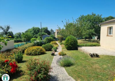 Belle maison de 138 m² sur 1500 m² de terrain avec double garage de 112 m²