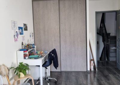 Belle maison en pierres avec dépendance, jardin et piscine en plein cœur de village