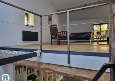 Belle maison en pierres avec dépendance, jardin et piscine en plein cœur de village