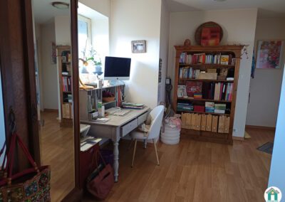 Jolie maison en pierre rénovée avec garage et jardin