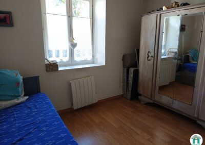 Jolie maison en pierre rénovée avec garage et jardin