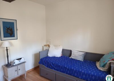 Jolie maison en pierre rénovée avec garage et jardin