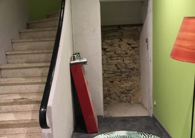 Jolie maison en pierre rénovée avec garage et jardin