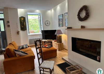 Magnifique ancien moulin en pierre avec dépendances