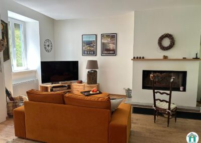 Magnifique ancien moulin en pierre avec dépendances