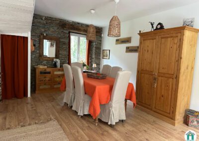 Magnifique ancien moulin en pierre avec dépendances