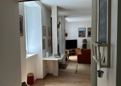 Magnifique ancien moulin en pierre avec dépendances