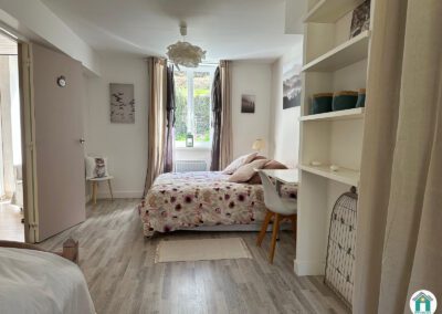 Magnifique ancien moulin en pierre avec dépendances