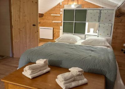 Magnifique ancien moulin en pierre avec dépendances