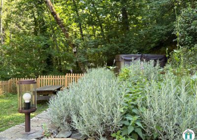 Magnifique ancien moulin en pierre avec dépendances