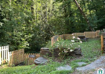 Magnifique ancien moulin en pierre avec dépendances