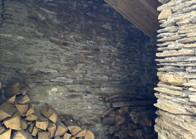 Magnifique ancien moulin en pierre avec dépendances