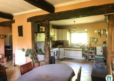 Belle propriété en pierre avec terrain et source