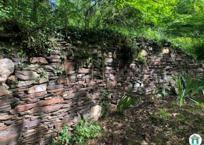 Belle propriété en pierre avec terrain et source