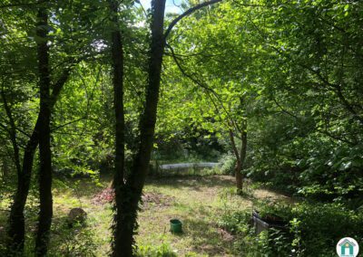 Belle propriété en pierre avec terrain et source