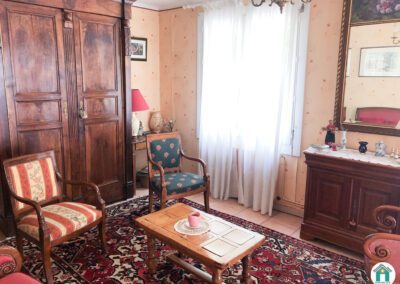 Jolie maison avec extérieur et garage