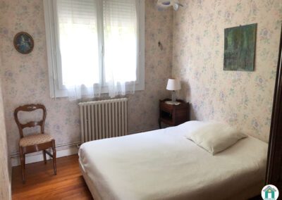 Jolie maison avec extérieur et garage