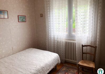 Jolie maison avec extérieur et garage