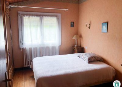 Jolie maison avec extérieur et garage