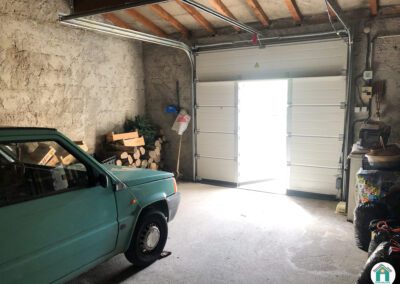 Jolie maison avec extérieur et garage