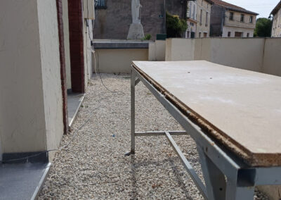 Appartement à terminer avec terrasse et balcon