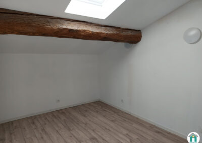 Joli appartement avec deux chambres et balcon