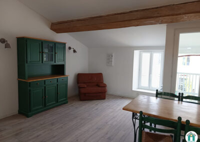 Joli appartement avec deux chambres et balcon