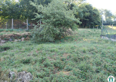 Maison de village spacieuse avec jardin