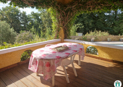Grande maison de plain pied avec piscine et jardin