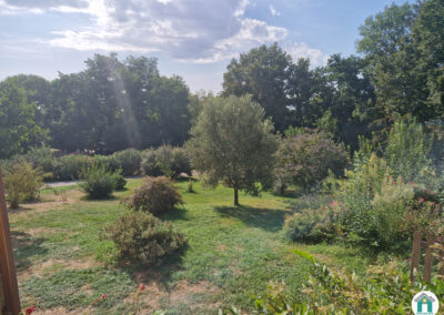 Grande maison de plain pied avec piscine et jardin