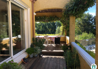 Grande maison de plain pied avec piscine et jardin