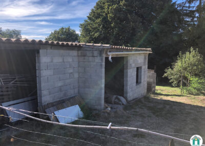 Grande maison de plain pied avec piscine et jardin