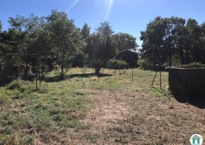 Terrain à bâtir de 1 441 m² en cœur de village