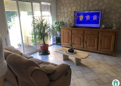 Grande maison de plain pied avec piscine et jardin